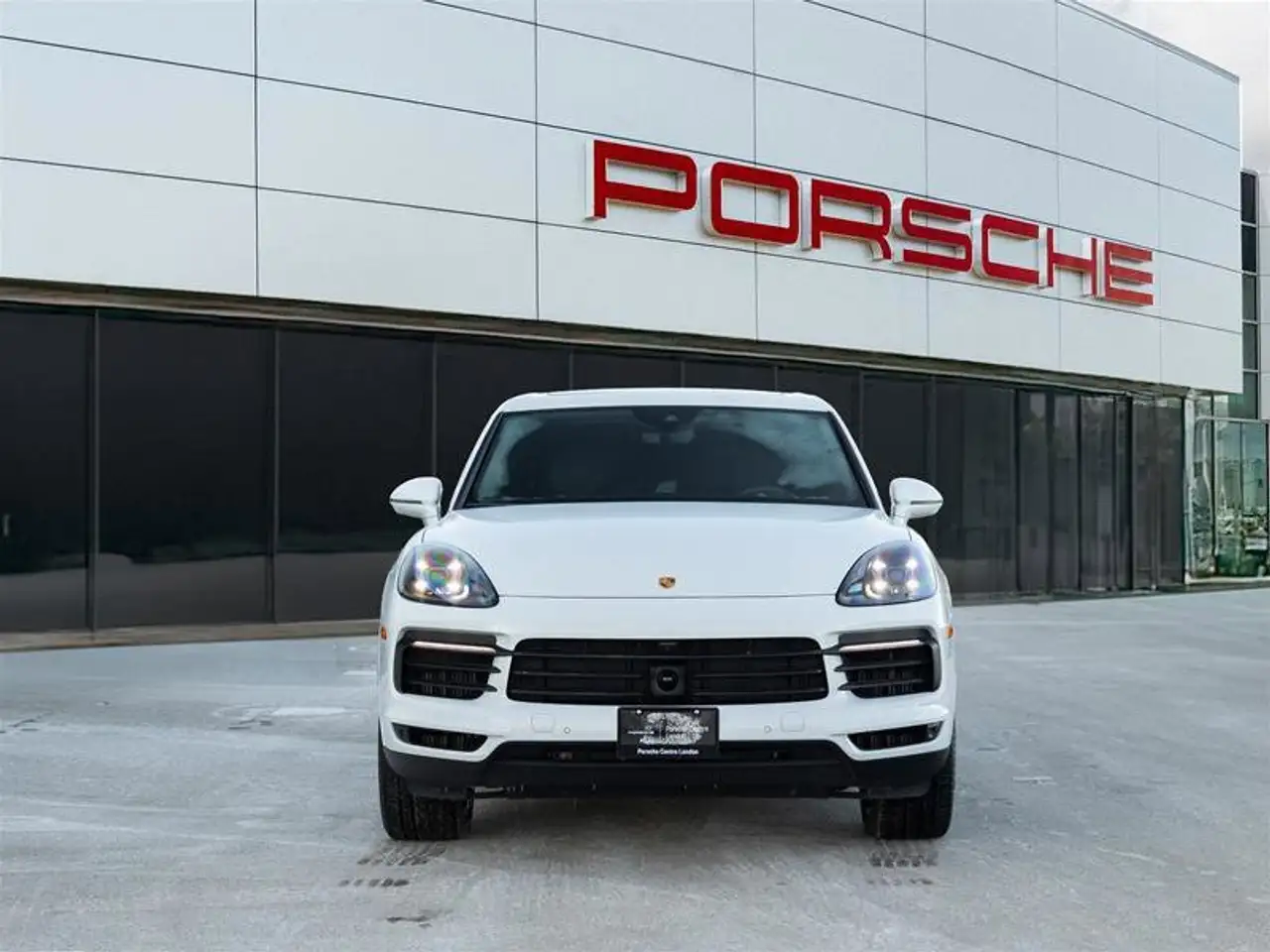 Porsche Cayenne снимка Porsche Cayenne