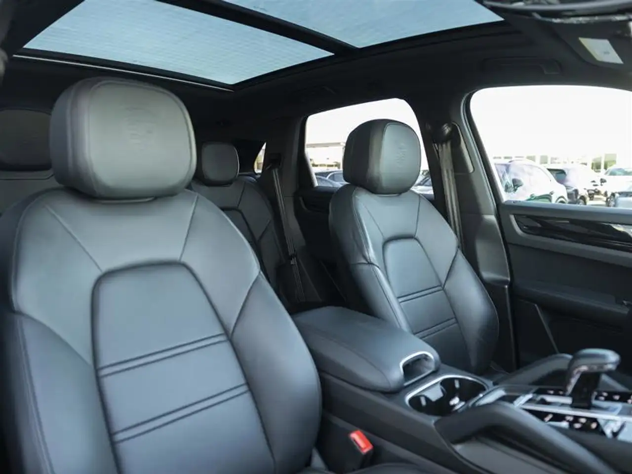 Porsche Cayenne снимка Porsche Cayenne