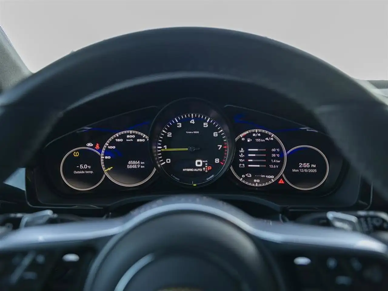 Porsche Cayenne снимка Porsche Cayenne