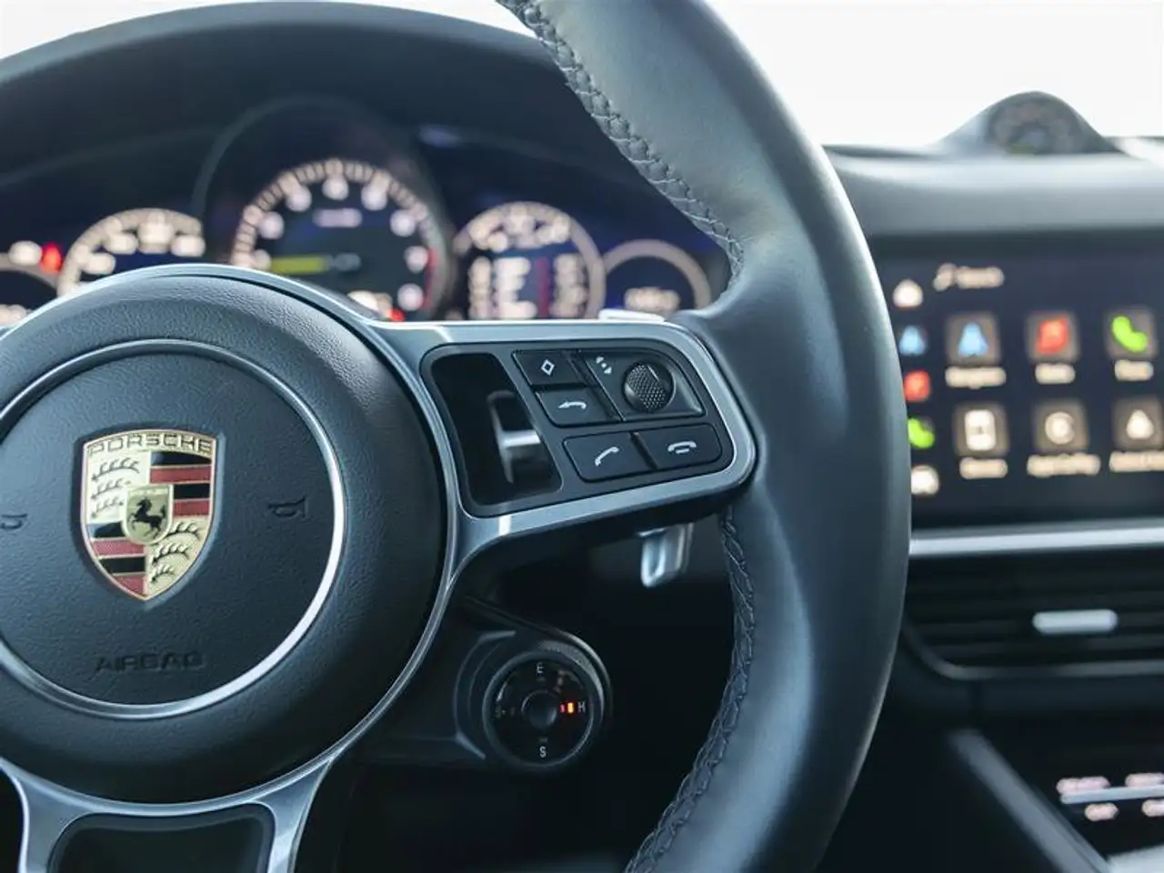 Porsche Cayenne снимка Porsche Cayenne