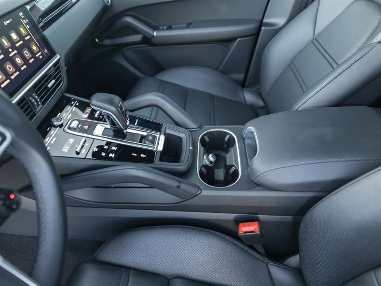 Porsche Cayenne снимка Porsche Cayenne