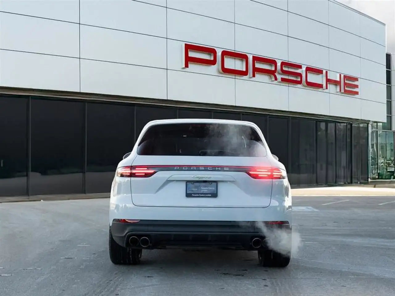 Porsche Cayenne снимка Porsche Cayenne