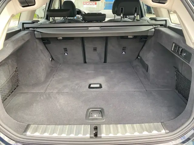 BMW 3 Series view 12