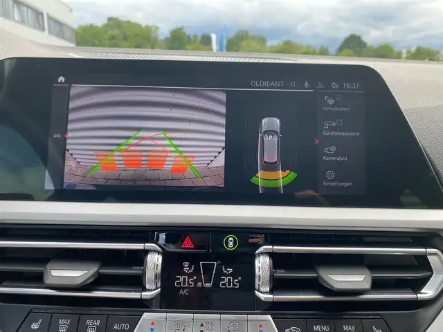BMW 3 Series view 15