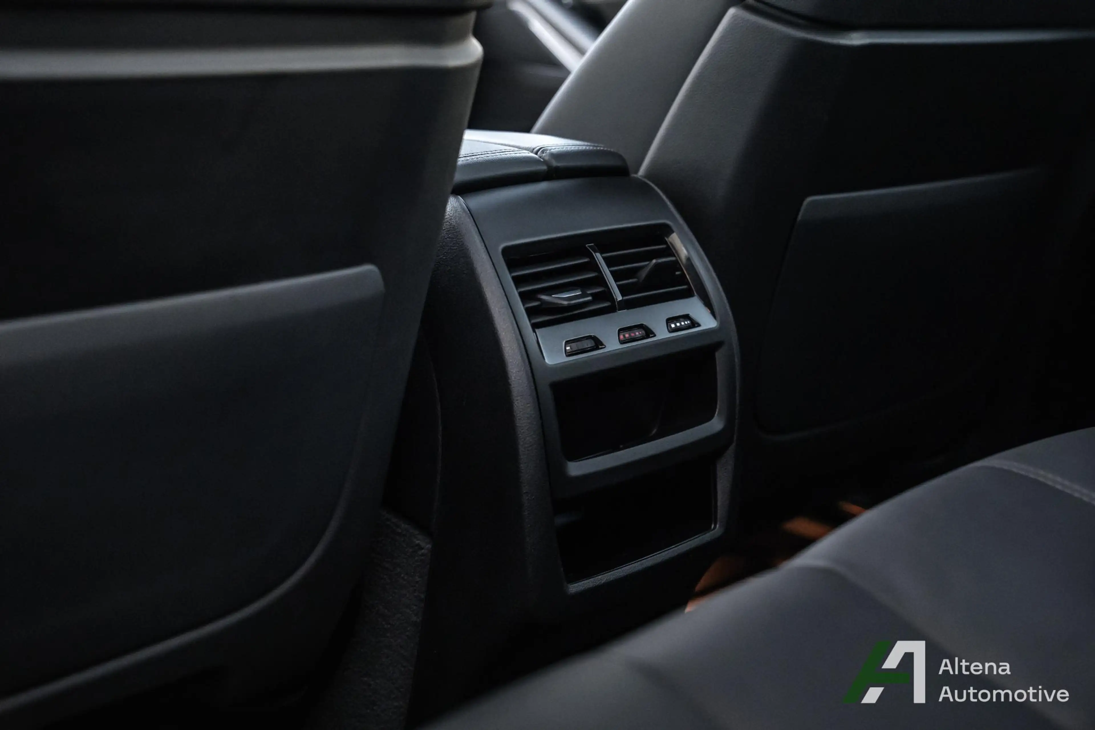 BMW X5 xDrive45e High Executive M-sport, trekhaak, panora — photo 14