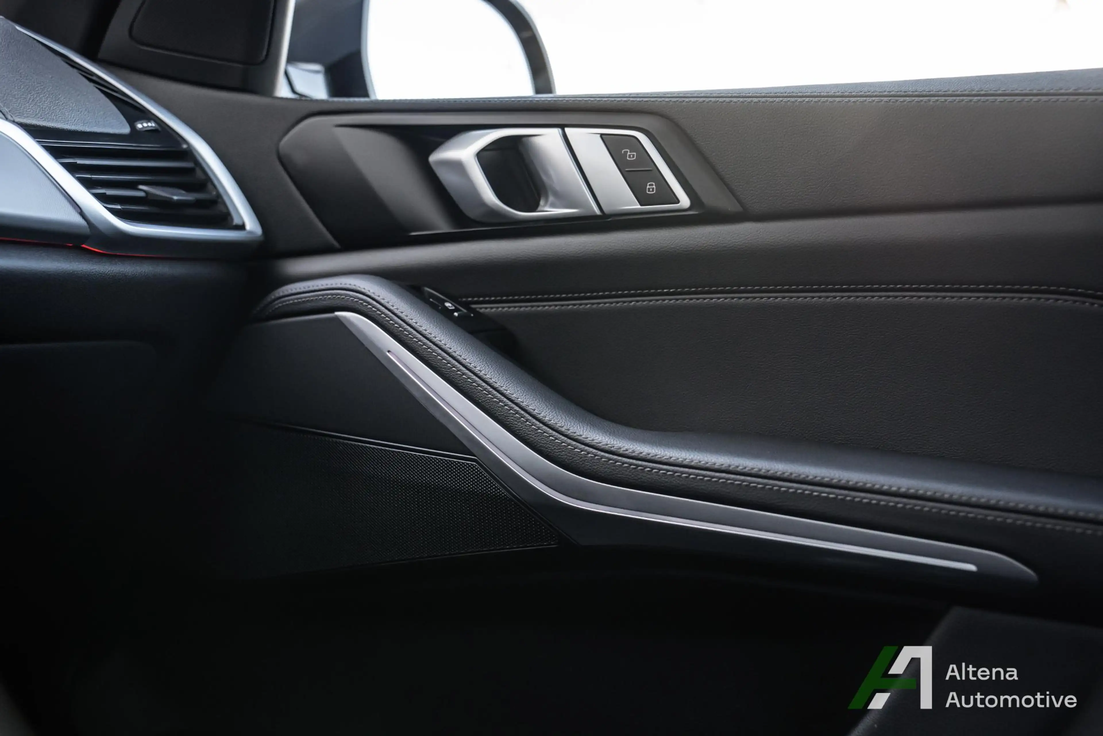 BMW X5 xDrive45e High Executive M-sport, trekhaak, panora — photo 35