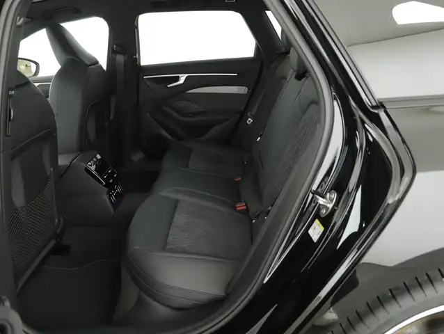 Audi A6 view 12