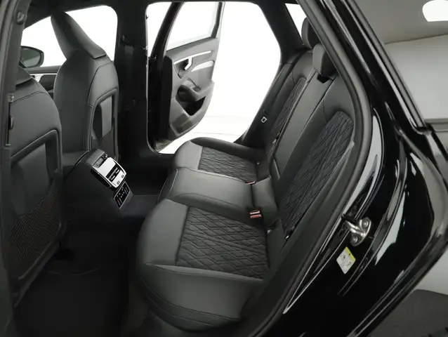 Audi A6 view 14
