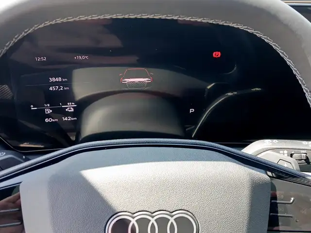 Audi A6 view 15