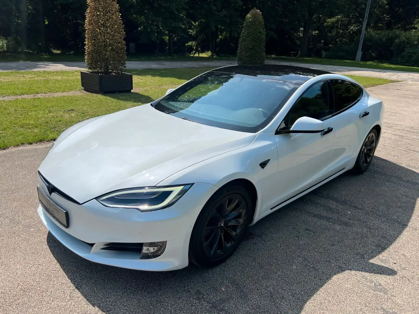 Tesla Model S MODEL S LR RAVEN | CCS | AP- HW3 | CHROMEDELETE White - 1
