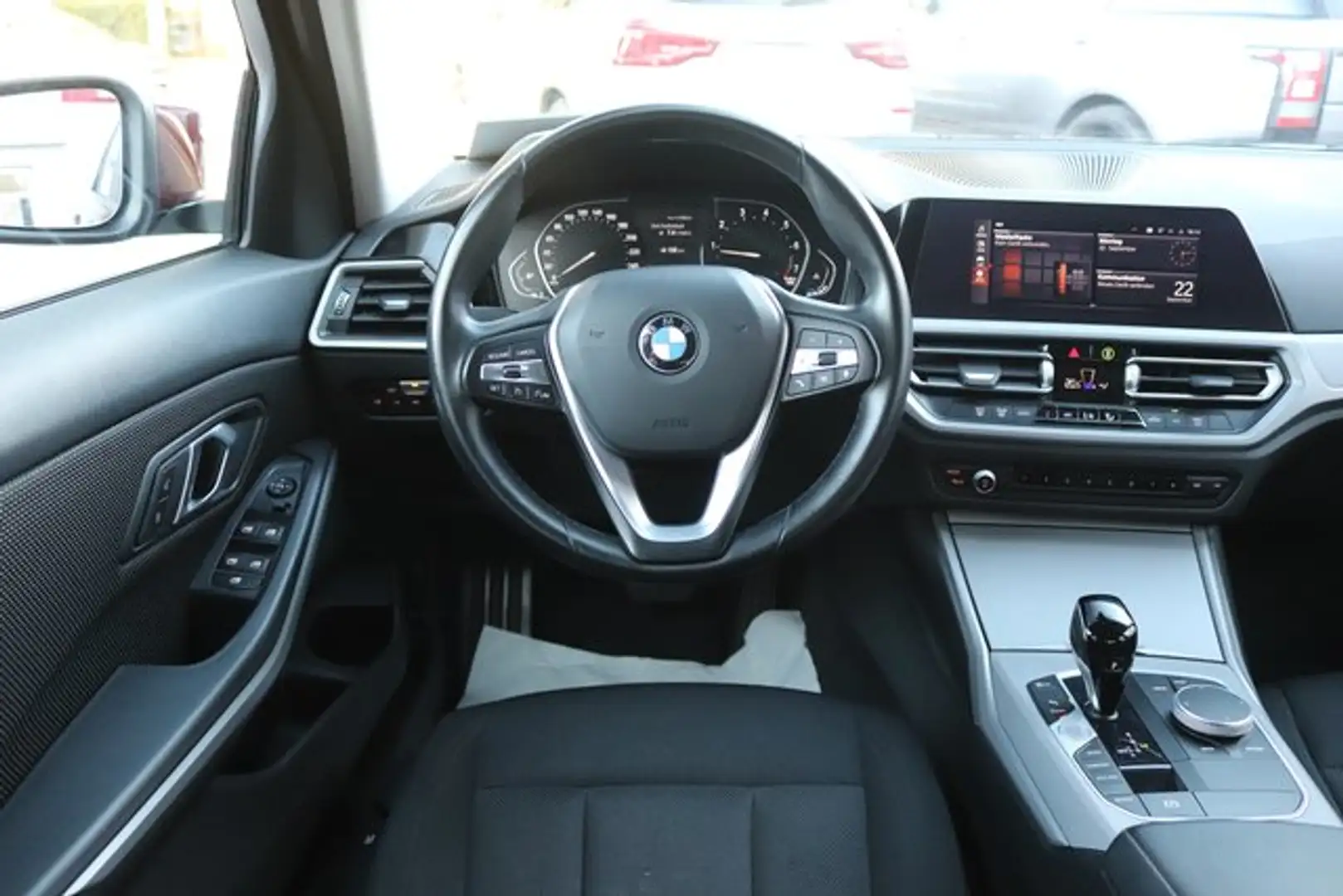 BMW 318 i 2.Hd*vollScheckheft*LED*KeyGo*PDC*Klimaaut Rouge - 2