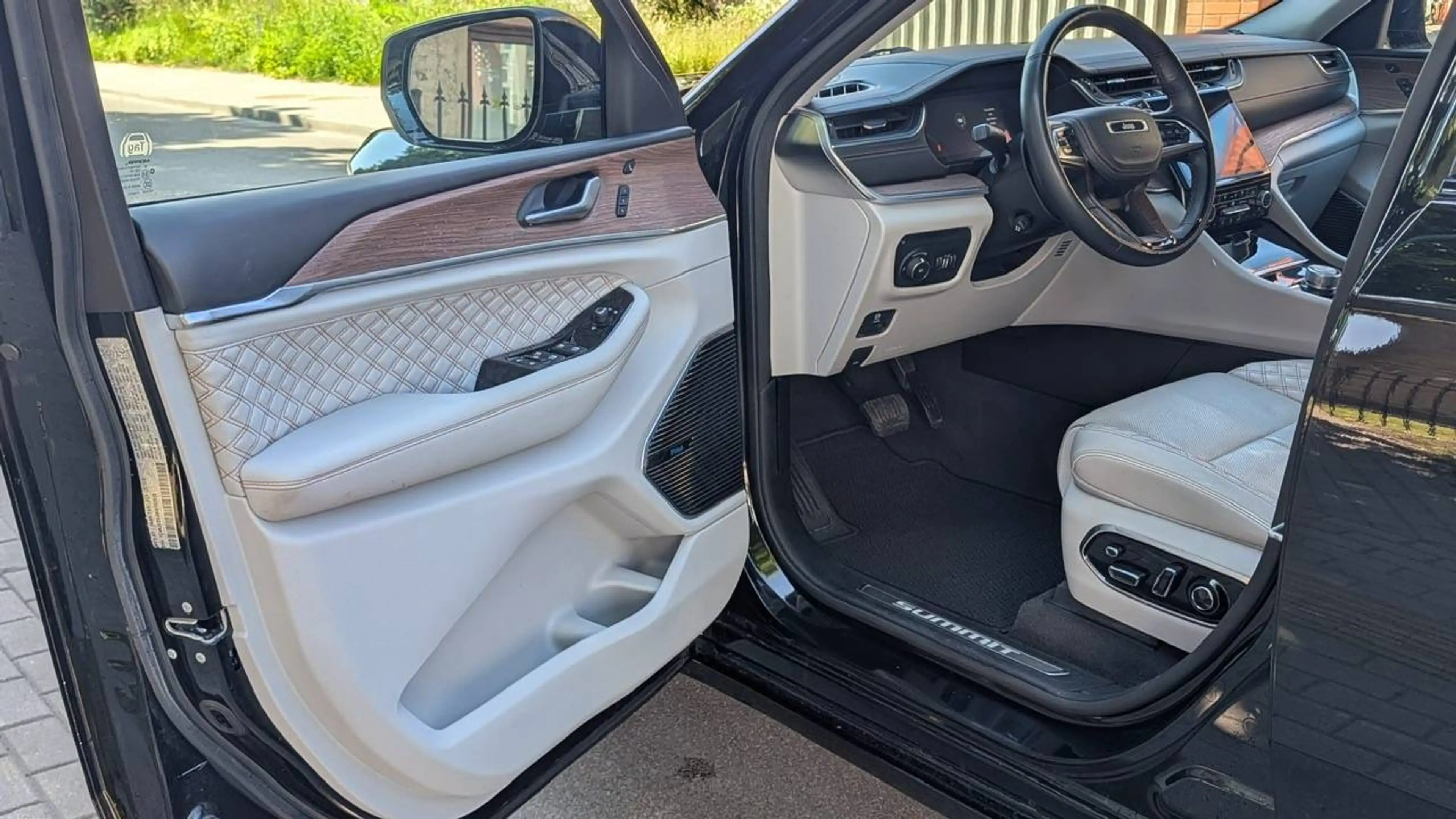 Jeep Grand Cherokee Grand Cherokee L SUMMITT Vollausstattung — photo 5