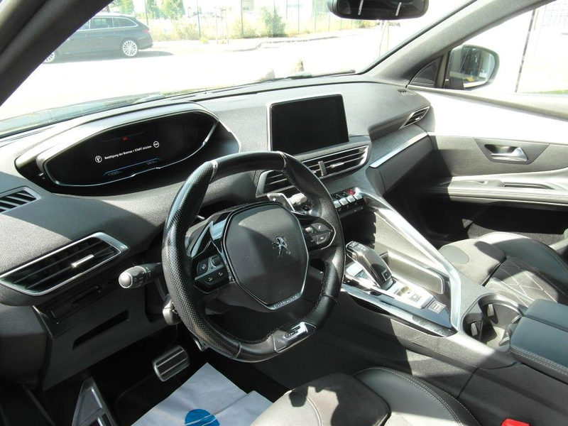 Peugeot 5008 BlueHDi 180 EAT8 GT — photo 14