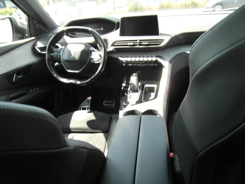 Peugeot 5008 BlueHDi 180 EAT8 GT — photo 8