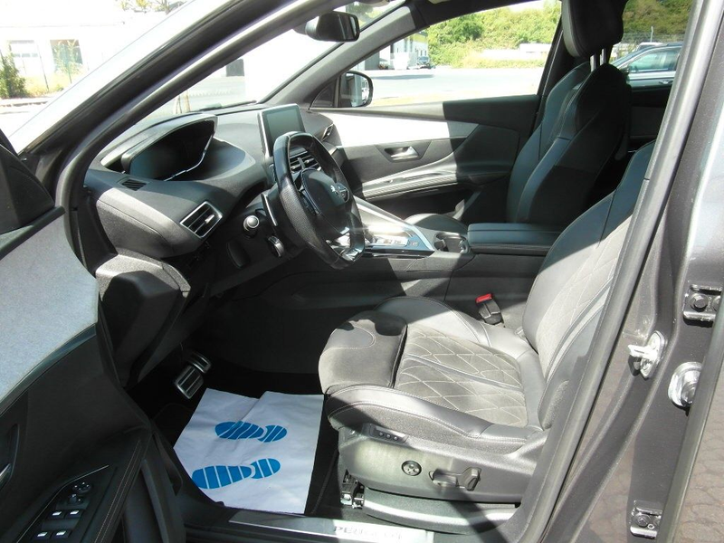 Peugeot 5008 BlueHDi 180 EAT8 GT — photo 9