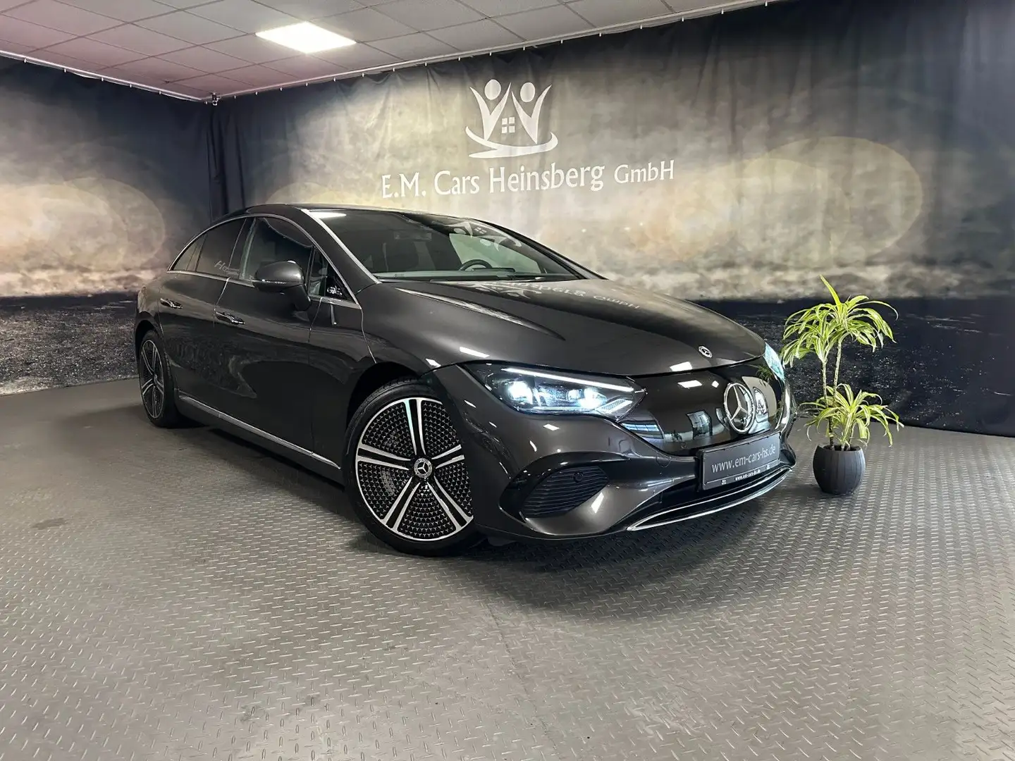 Mercedes-Benz EQE 350 Premium AHK Luft Head-UP Burmester 1.Hd Gris - 1