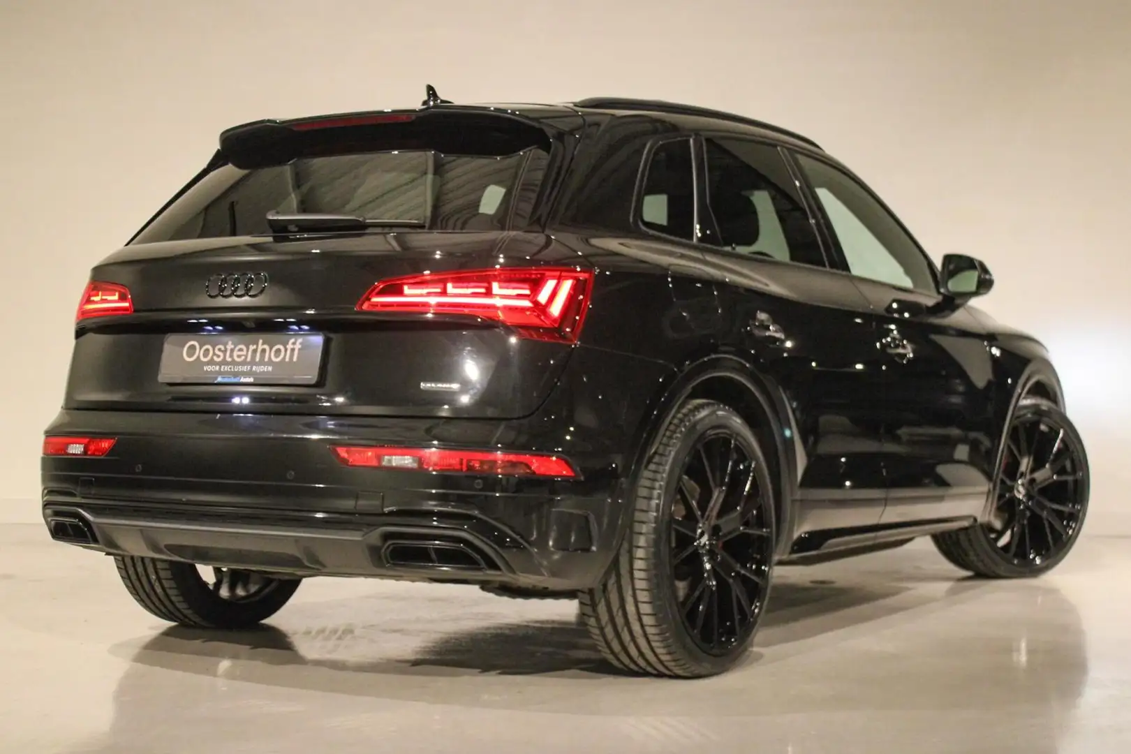 Audi Q5 55 TFSI e S edition Competition PANO | LUCHT | B&O Zwart - 2