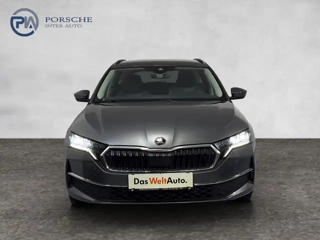 Skoda Octavia view 2