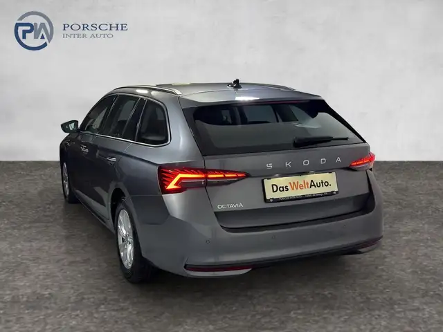 Skoda Octavia view 4