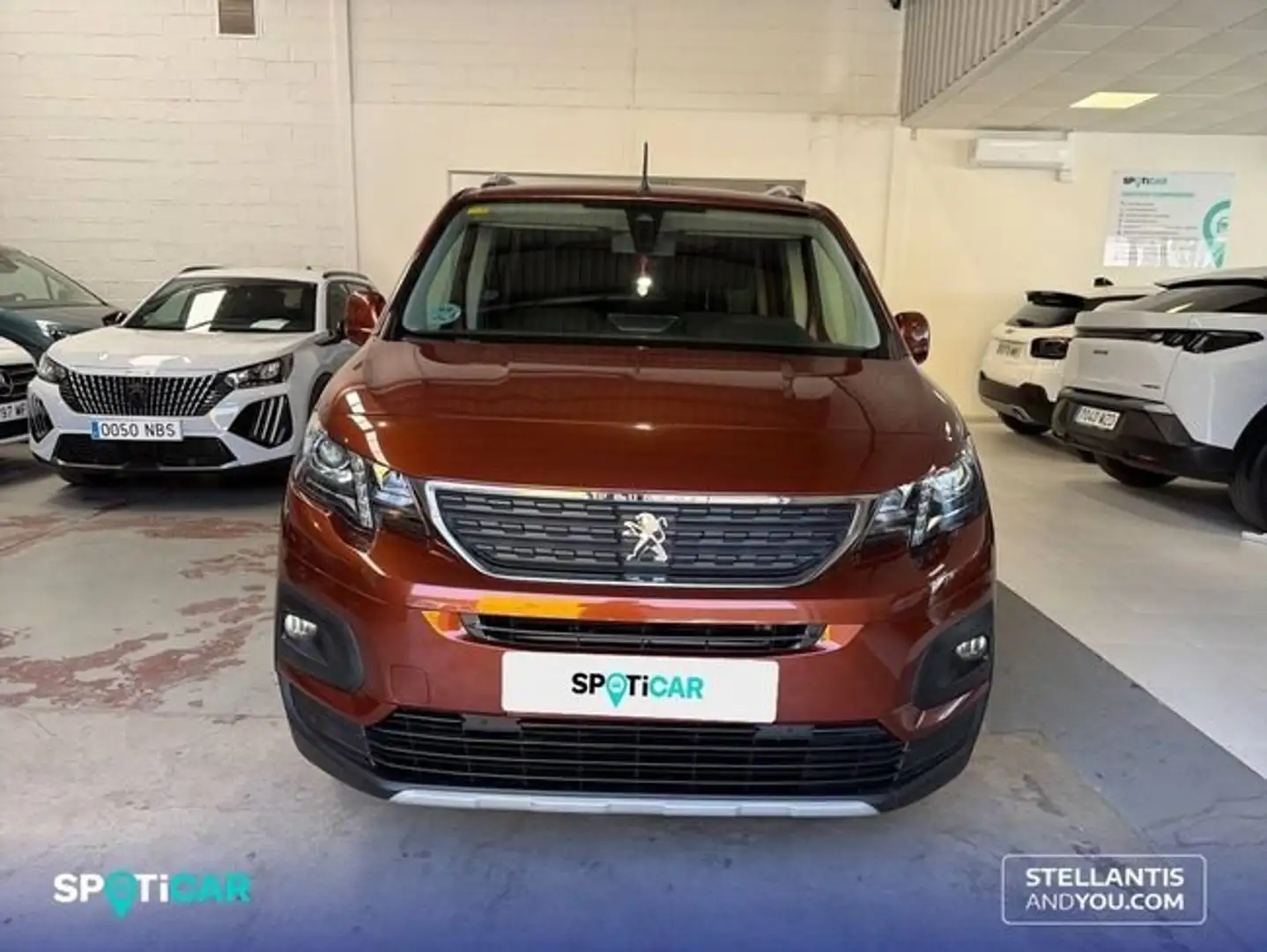 Peugeot Rifter Standard BlueHDi 96kW EAT8 Allure Naranja - 2