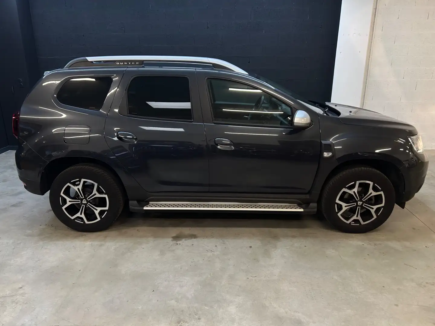 Dacia Duster 1.0 ECO-G 100 ESSENTIEL 4X2 - 2