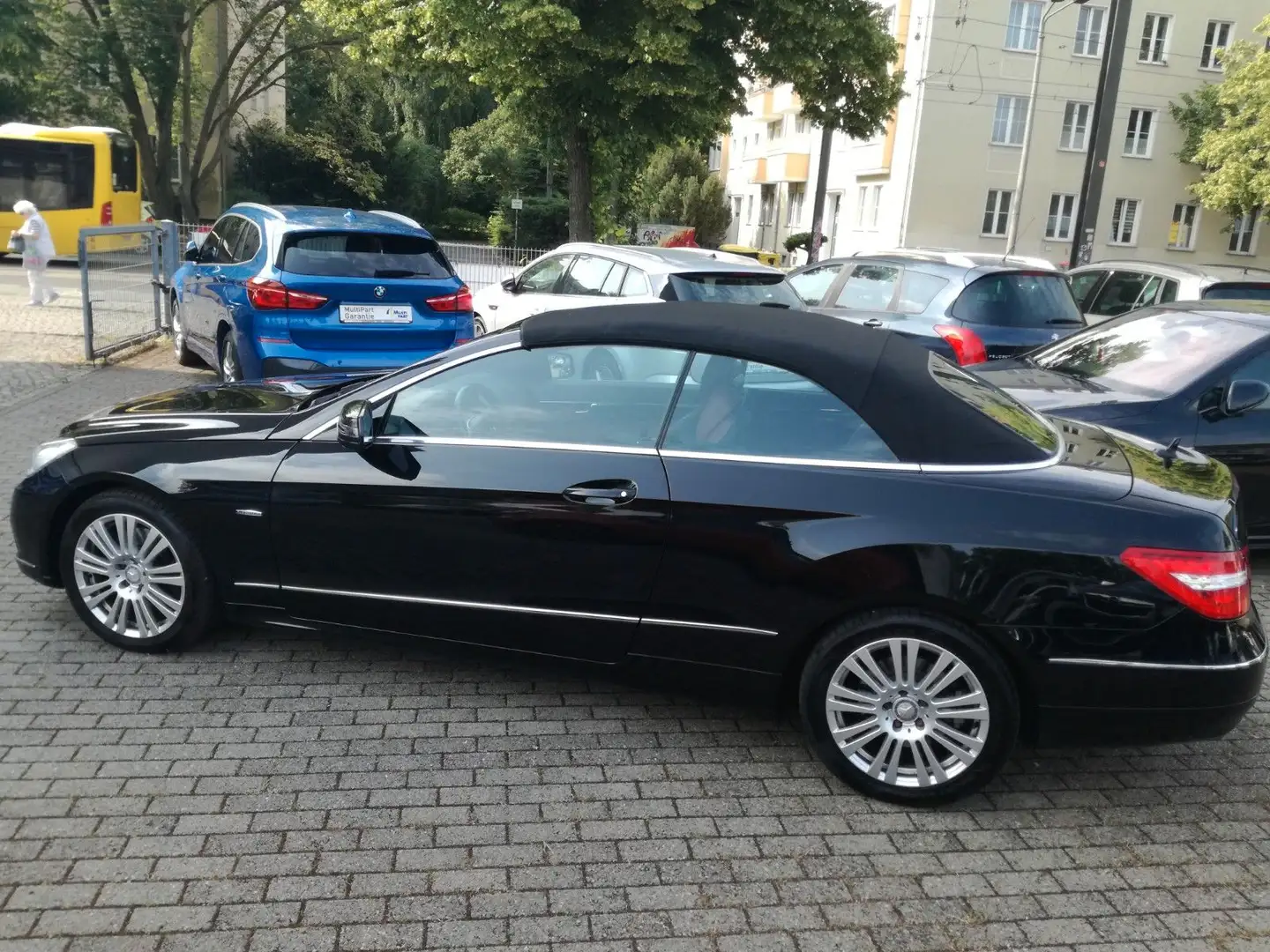 Mercedes-Benz E 300 Cabrio  BE*XENON*BELÜFTETE SITZE*ACC*ILS* Schwarz - 2