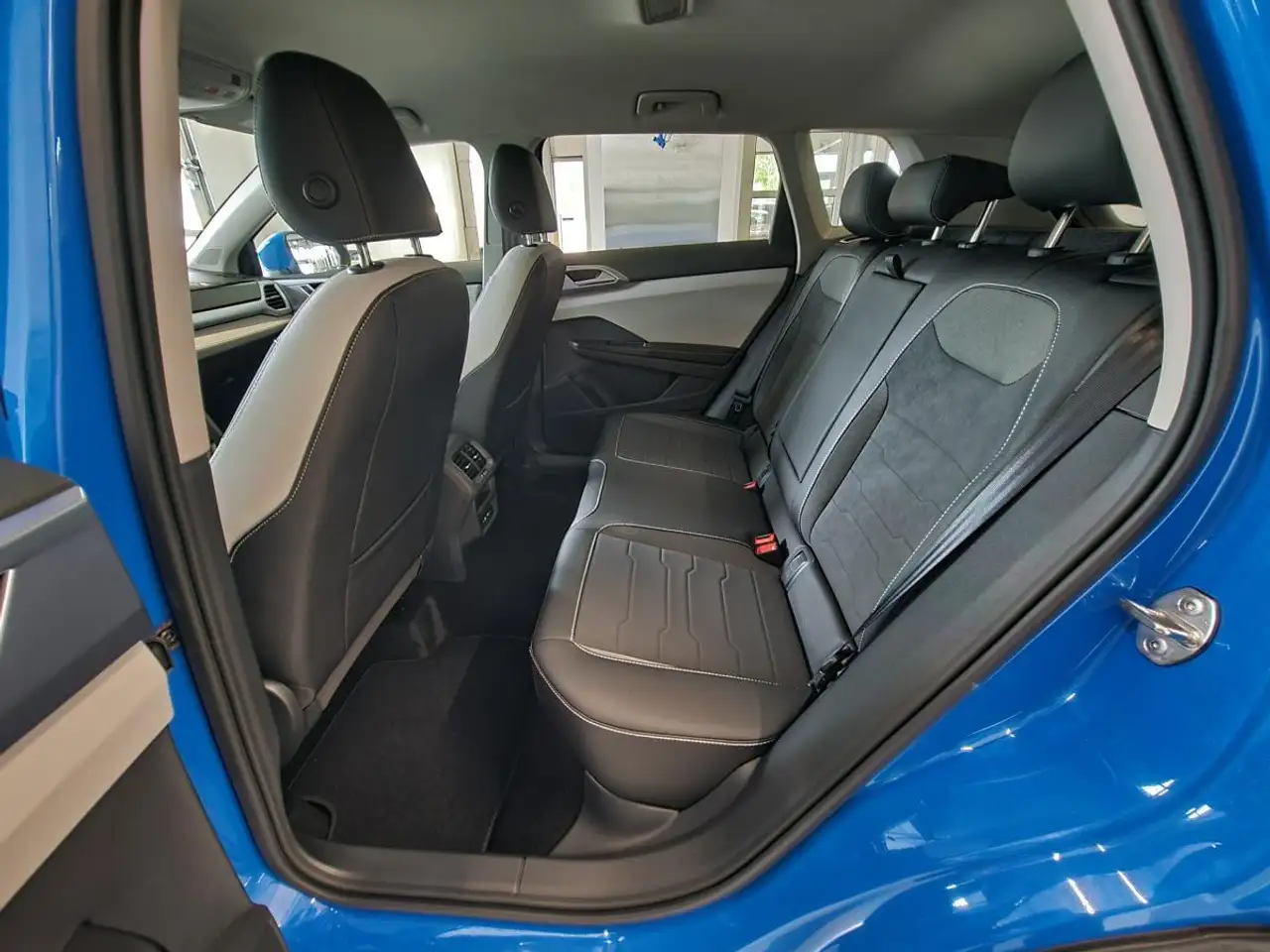 Volkswagen Taos снимка Volkswagen Taos