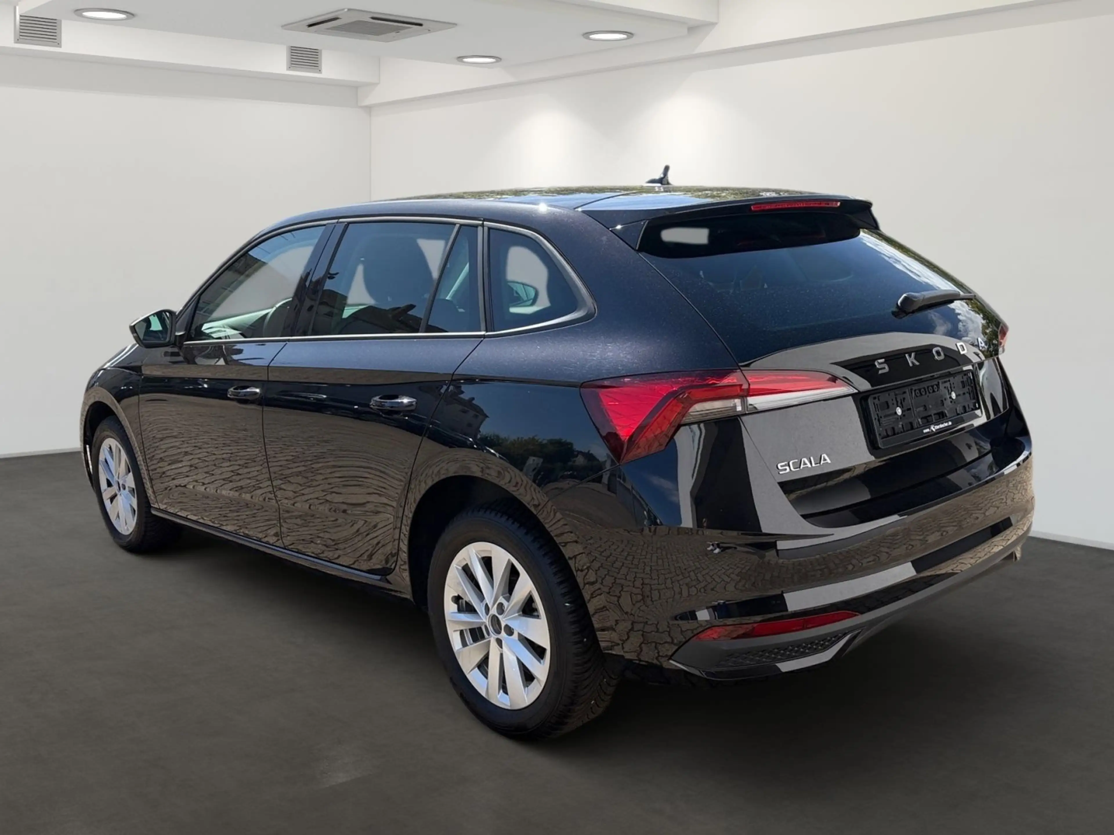 Skoda Scala Kombi Selection 1.0 TSI DSG RFK Navi — photo 6