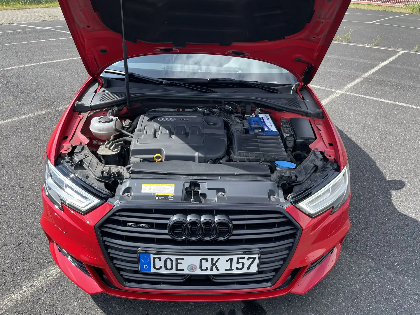 Audi A3 Sportback quattro Sport mit 2x S-line Rot - 2