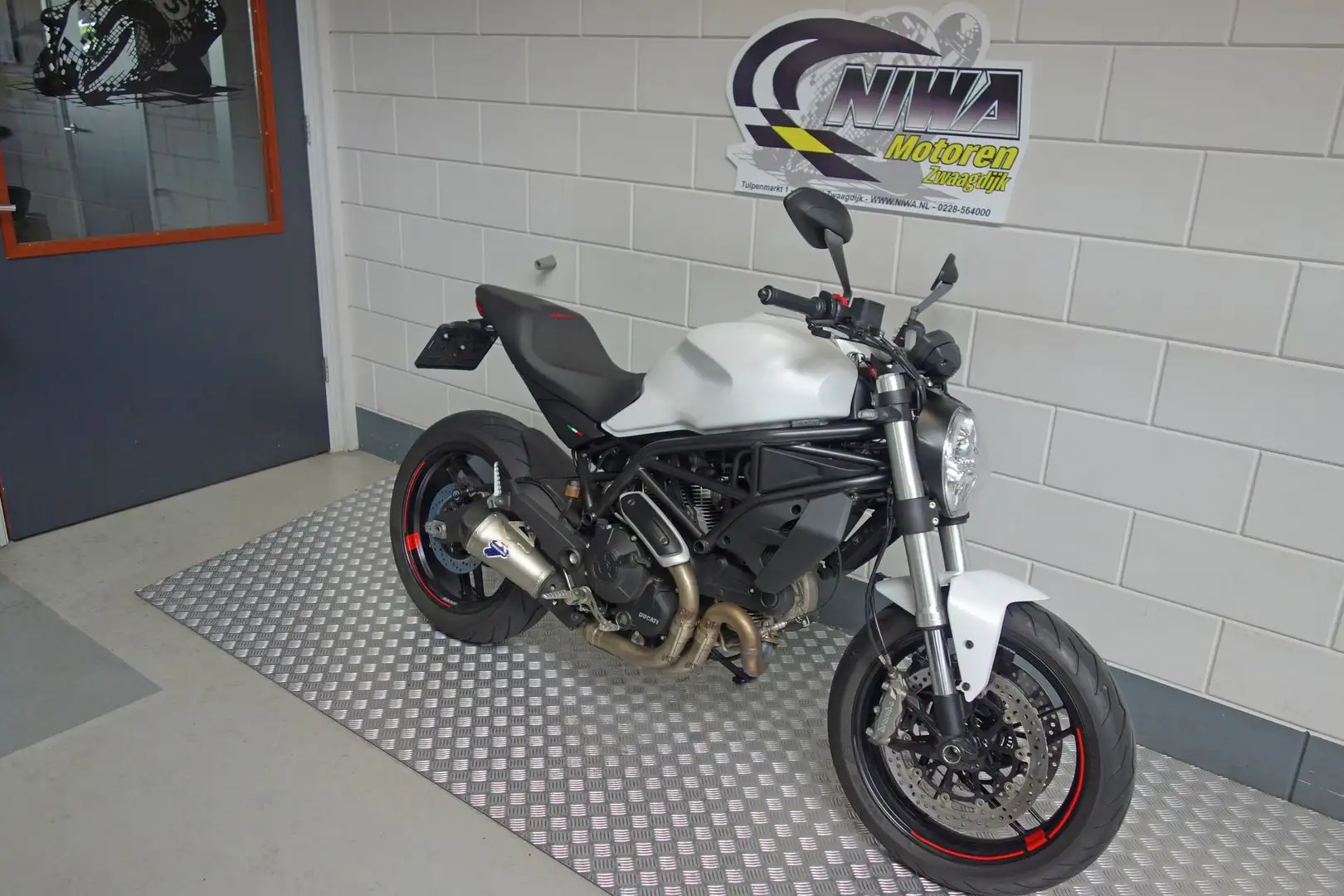 Ducati Monster 797 Wit - 2