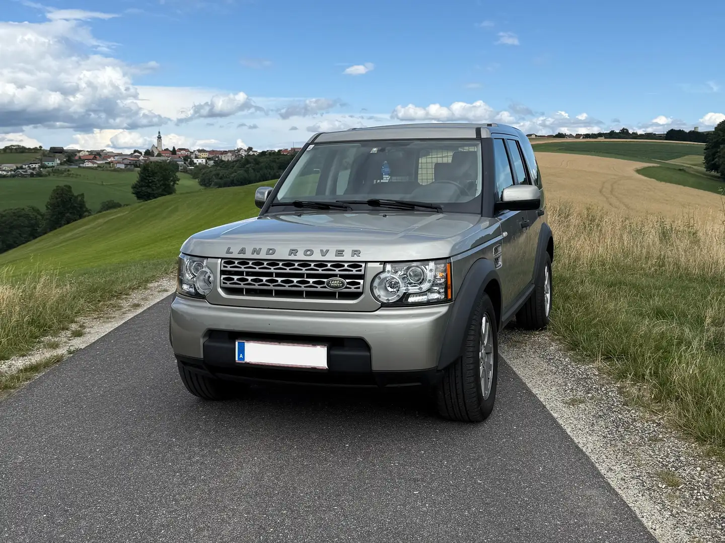 Land Rover Discovery 4 2,7 TdV6 S S Grau - 2