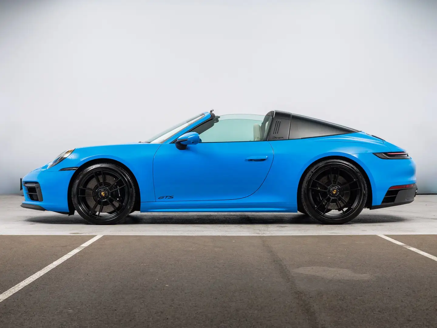 Porsche 911 Targa 4 GTS Blau - 2