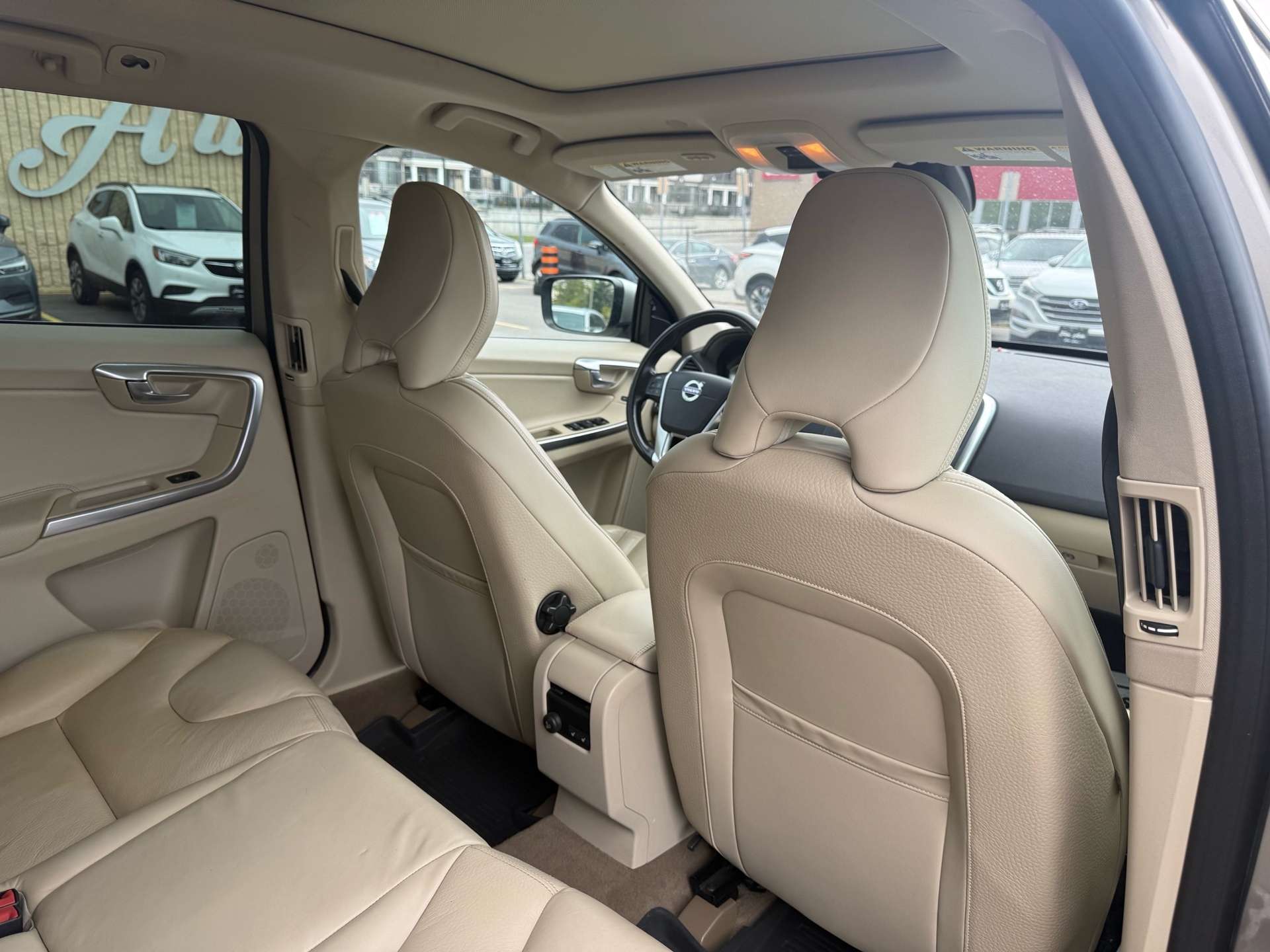 2014 Volvo XC60 AWD 5dr T6 thumb 18