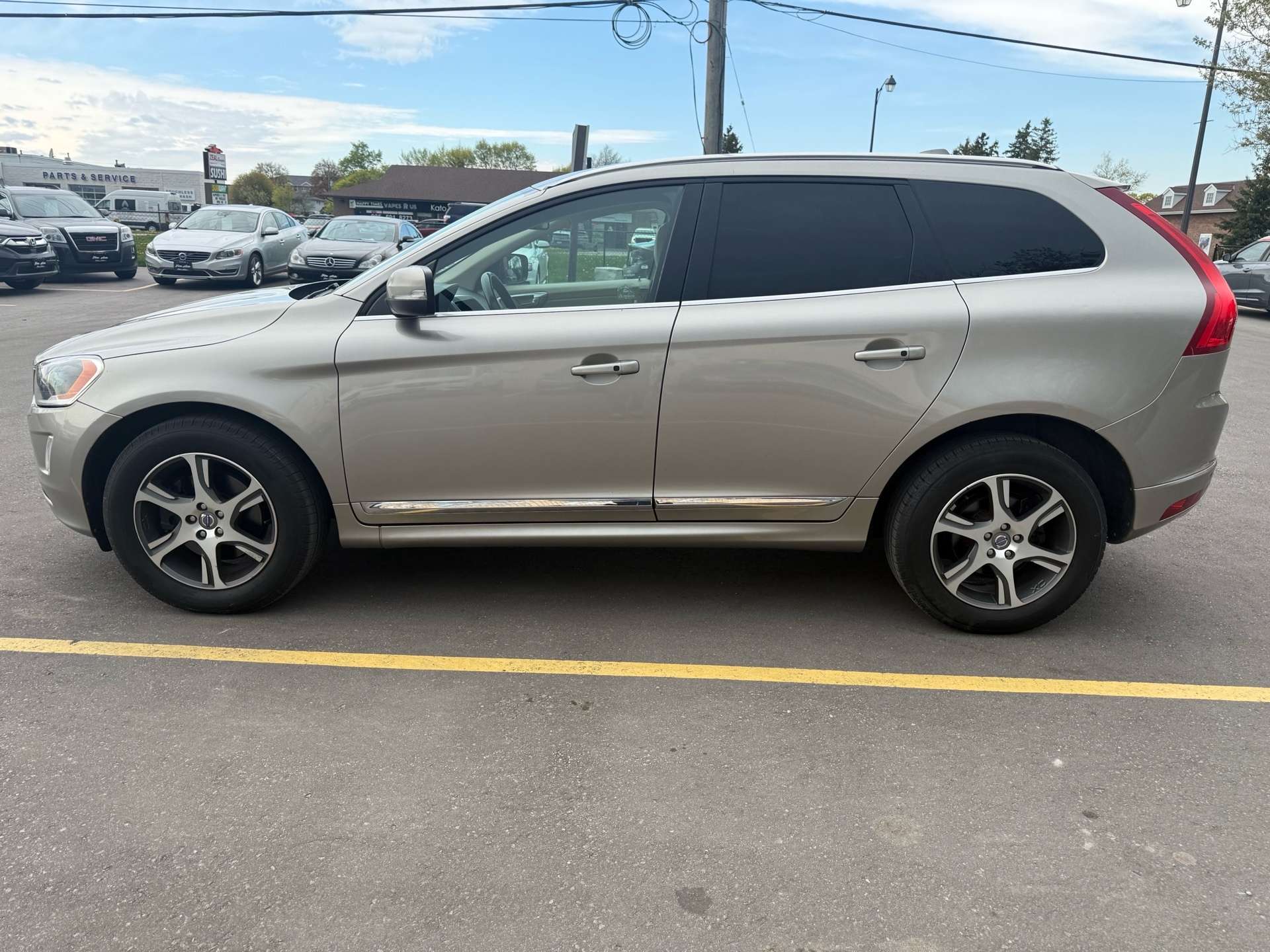 2014 Volvo XC60 AWD 5dr T6 alt 2