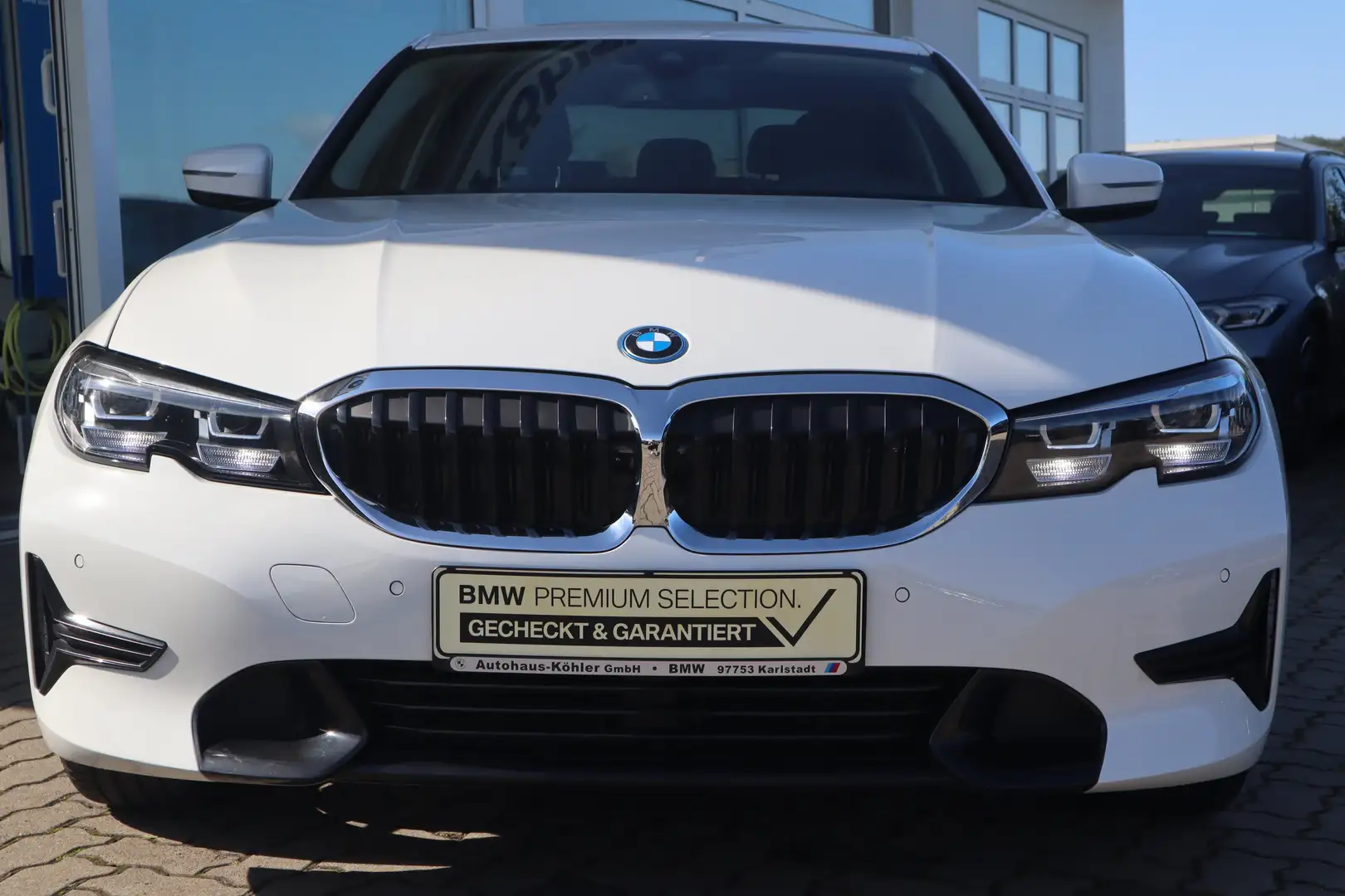 BMW 320 e Limousine Sport Line/DAB/WLAN/Tempomat/Shz Weiß - 2