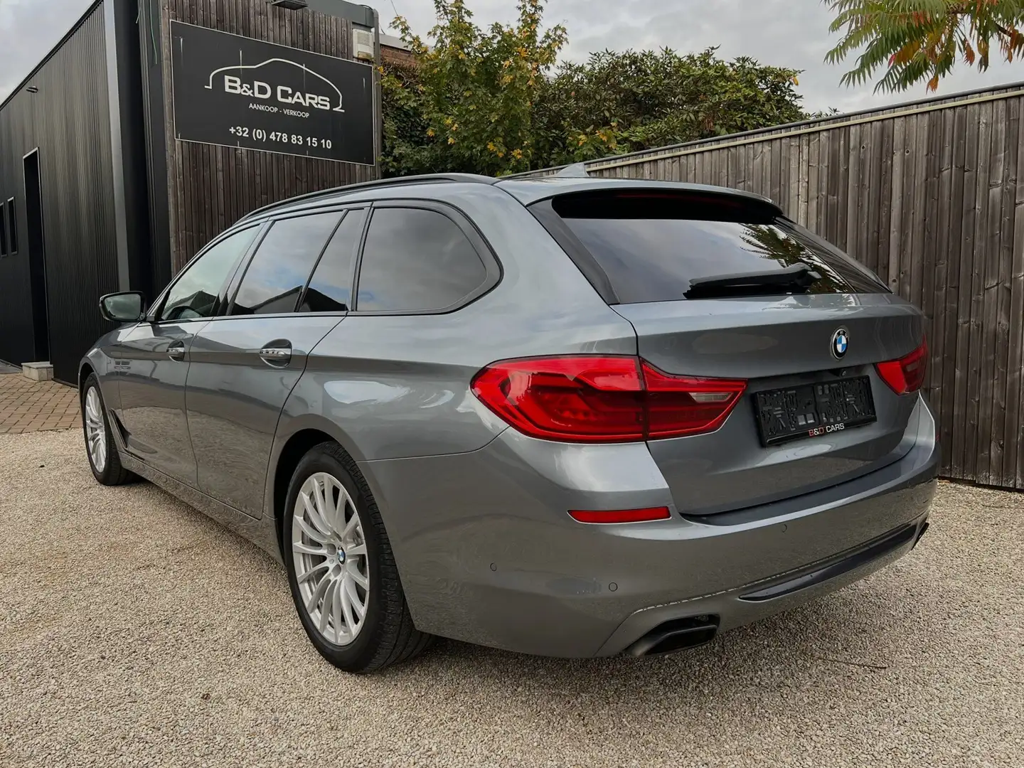 BMW 540 i xDrive Touring Aut. Sport Line NETTO: €23.959 Gris - 2