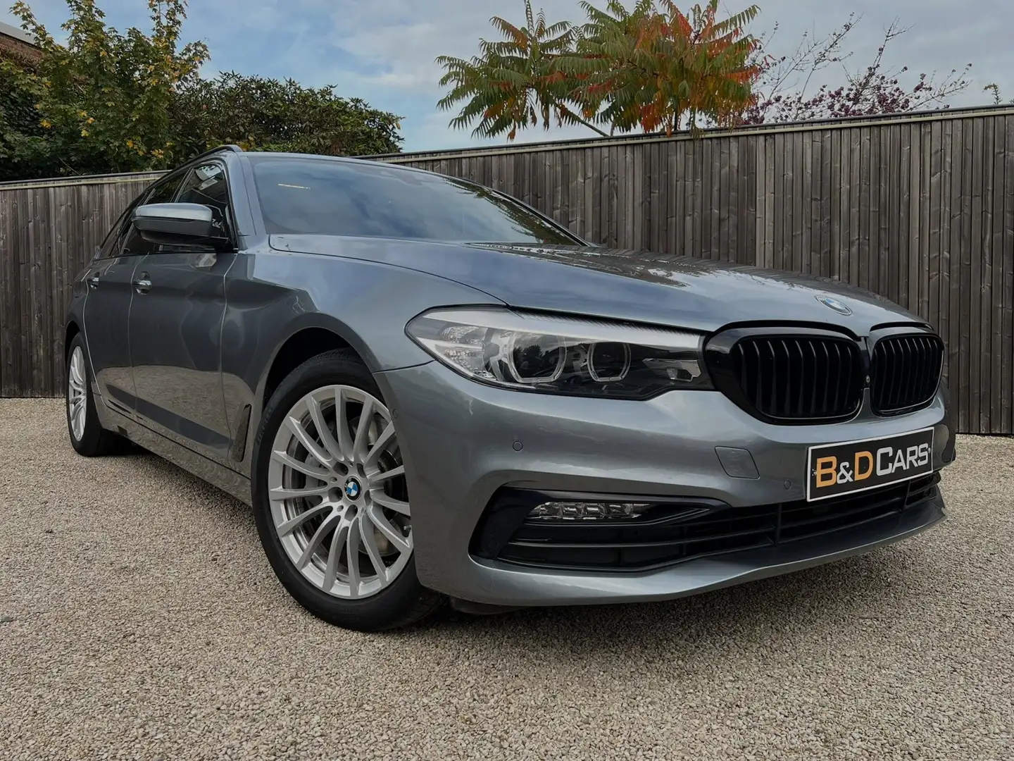 BMW 540 i xDrive Touring Aut. Sport Line NETTO: €23.959 Gris - 1