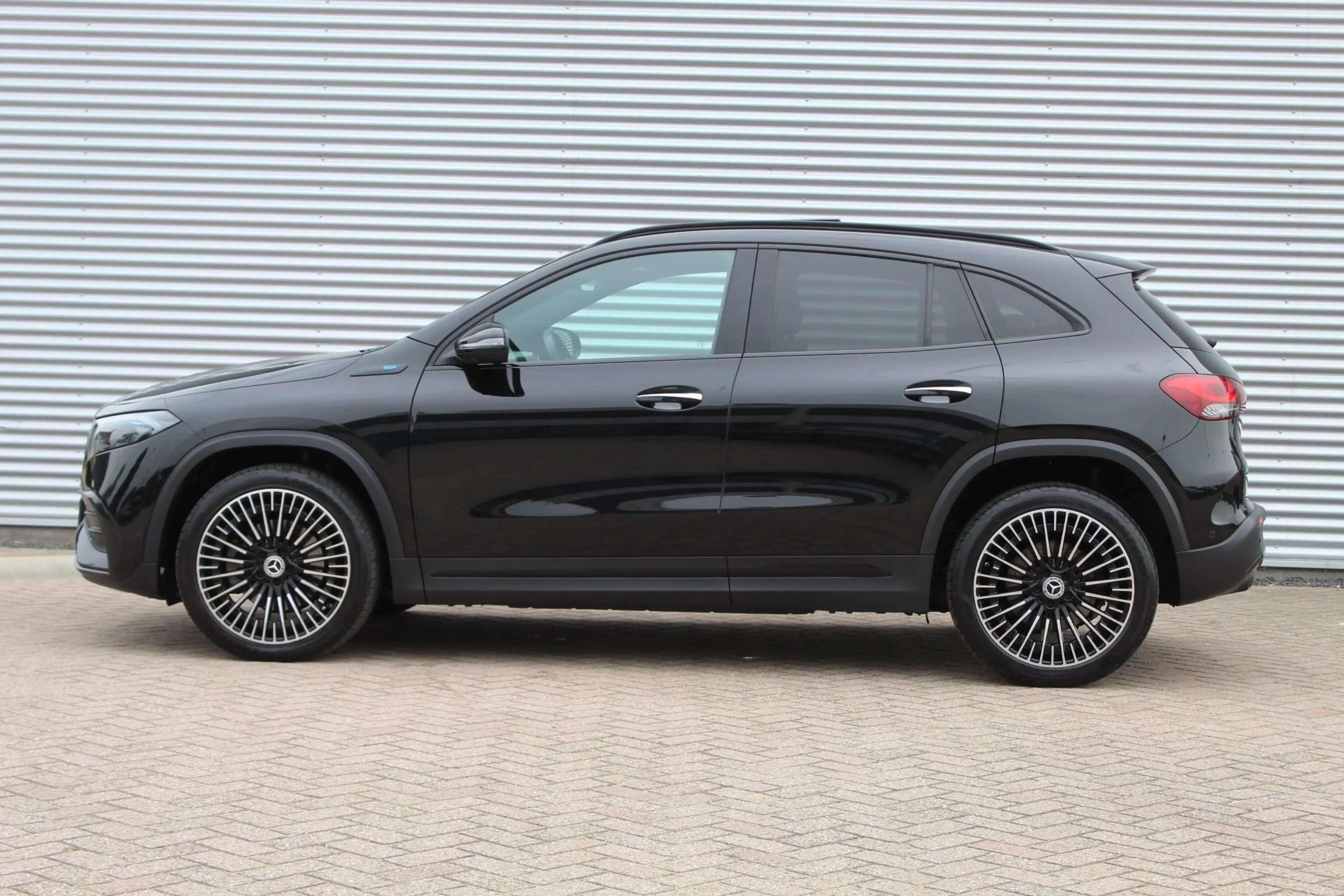 Mercedes-Benz EQA 250 AMG 67 kWh/Pano/20inch/360/sfeer/SOH 94,3% — photo 5