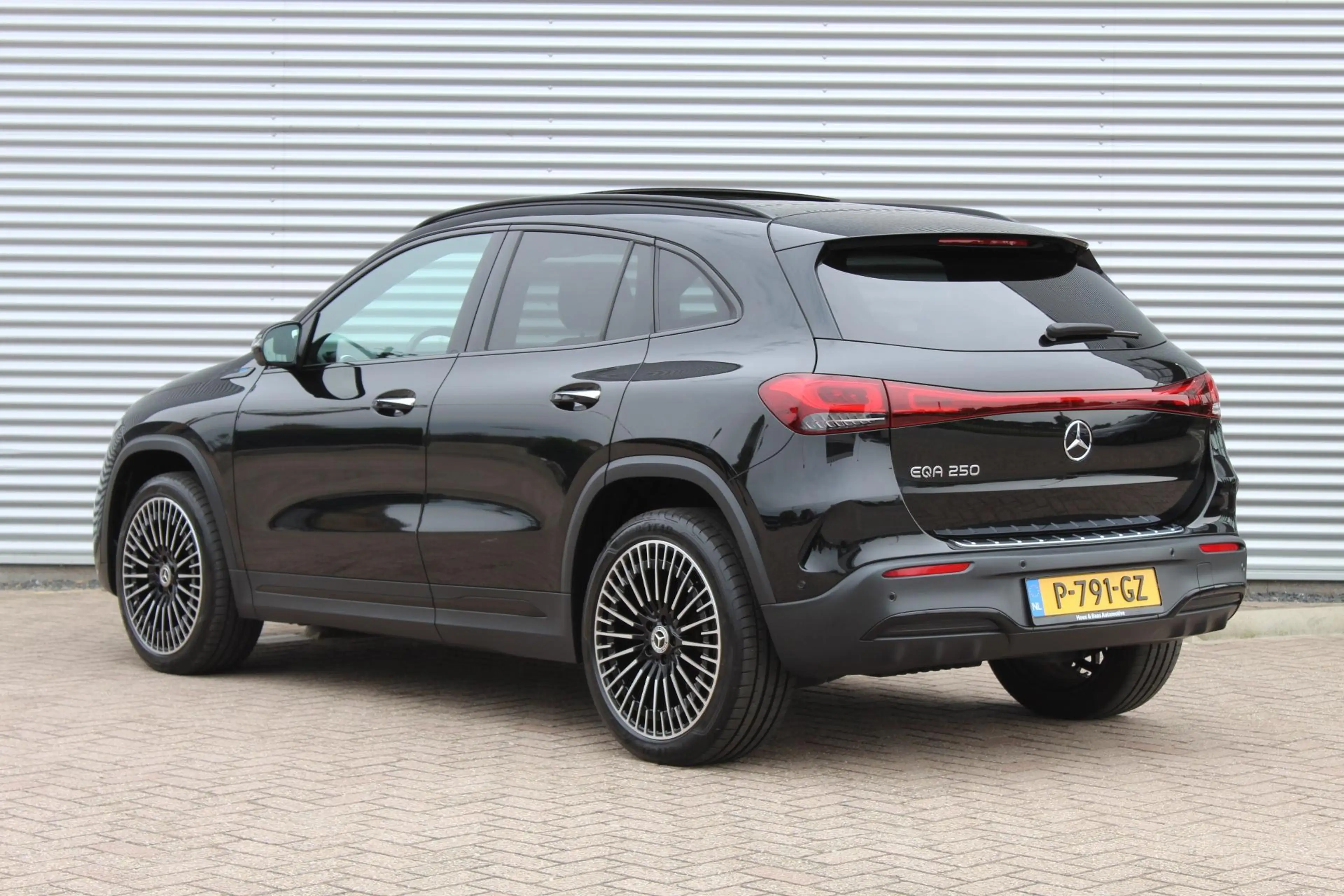 Mercedes-Benz EQA 250 AMG 67 kWh/Pano/20inch/360/sfeer/SOH 94,3% — photo 6