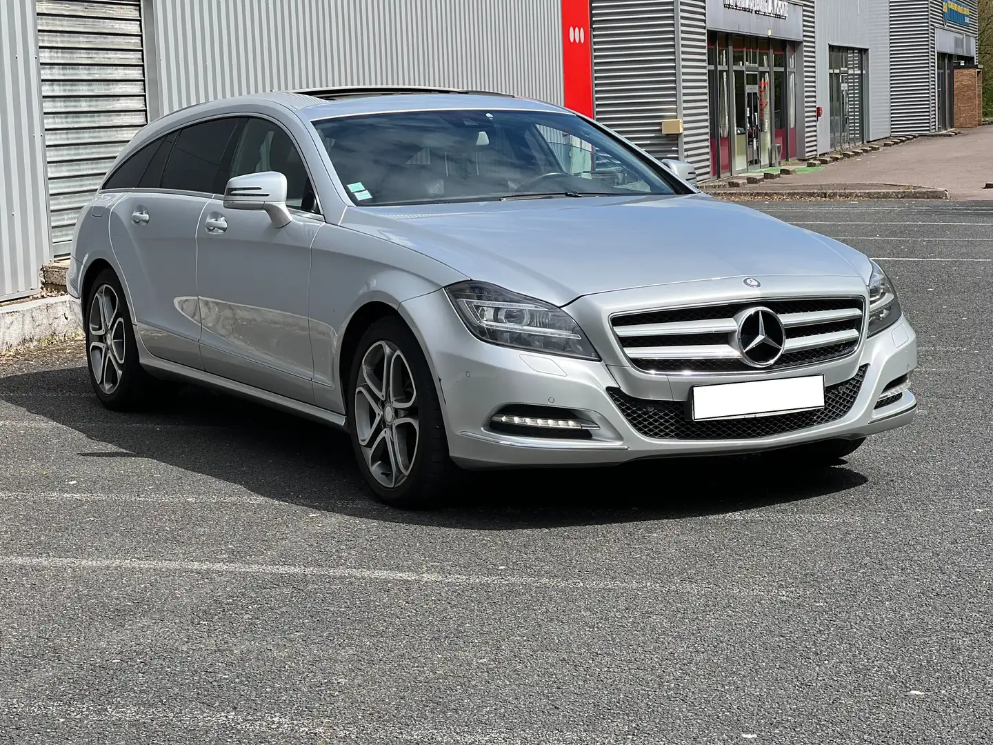 Mercedes-Benz CLS 350 Shooting Brake  CDI BlueEfficiency 4-Matic A siva - 1
