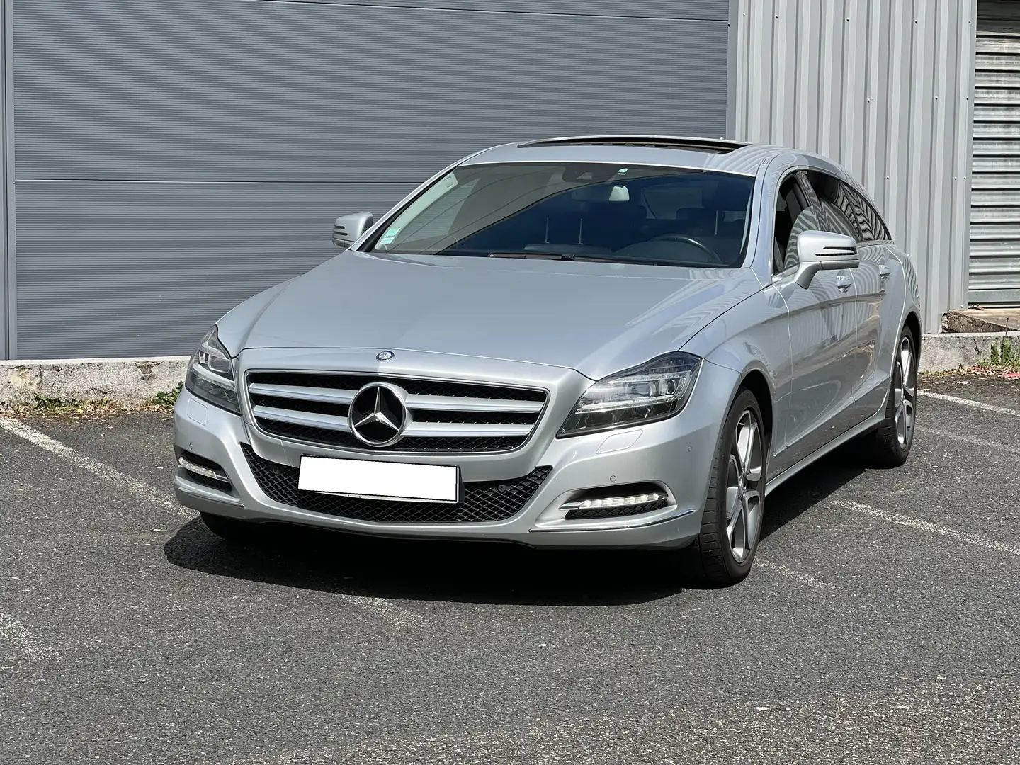Mercedes-Benz CLS 350 Shooting Brake  CDI BlueEfficiency 4-Matic A siva - 2