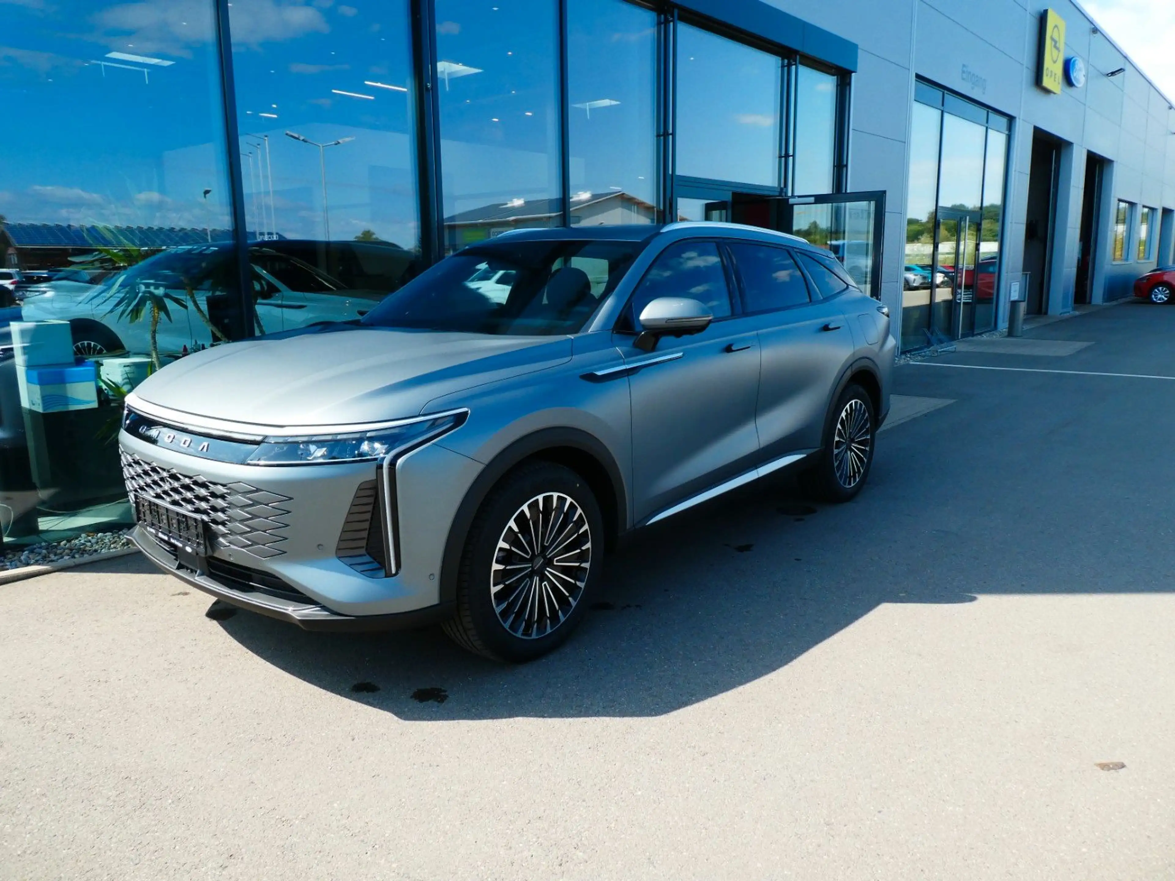 Omoda 9 4X4 PHEV SHS, 540° Kam, SHZ, PDC, LMF — photo 2