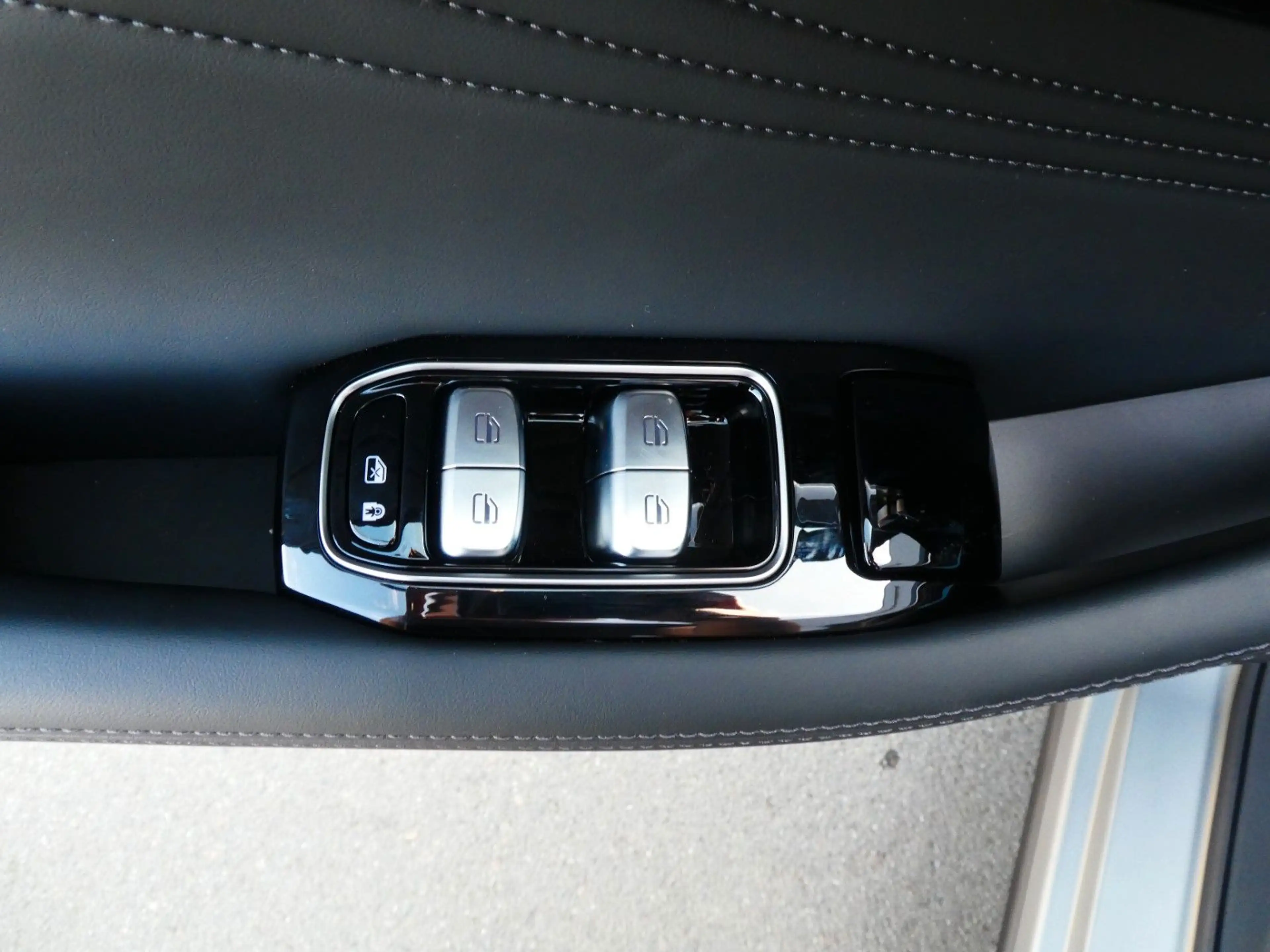 Omoda 9 4X4 PHEV SHS, 540° Kam, SHZ, PDC, LMF — photo 9