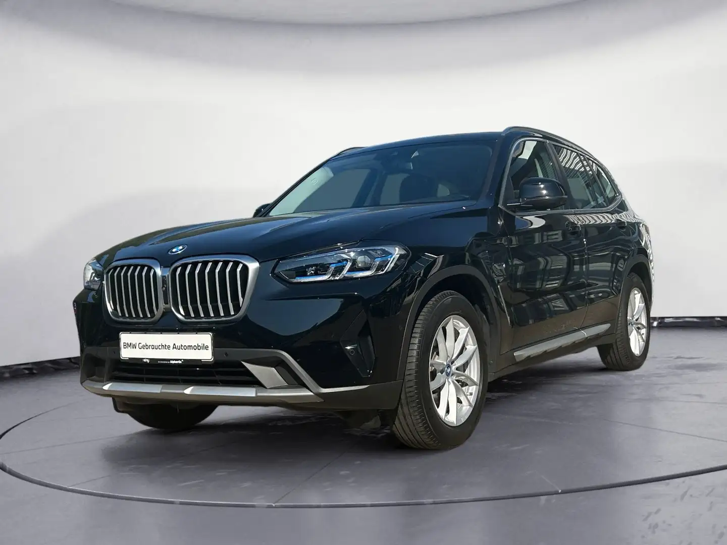 BMW X3 xDrive30e AT Innovationsp. Aut. Klimaaut. AHK Zwart - 2