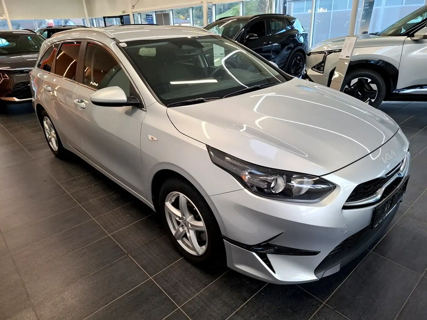 Kia Ceed / cee'd ceed 1,0 T-GDI GPF Silber Silber - 2