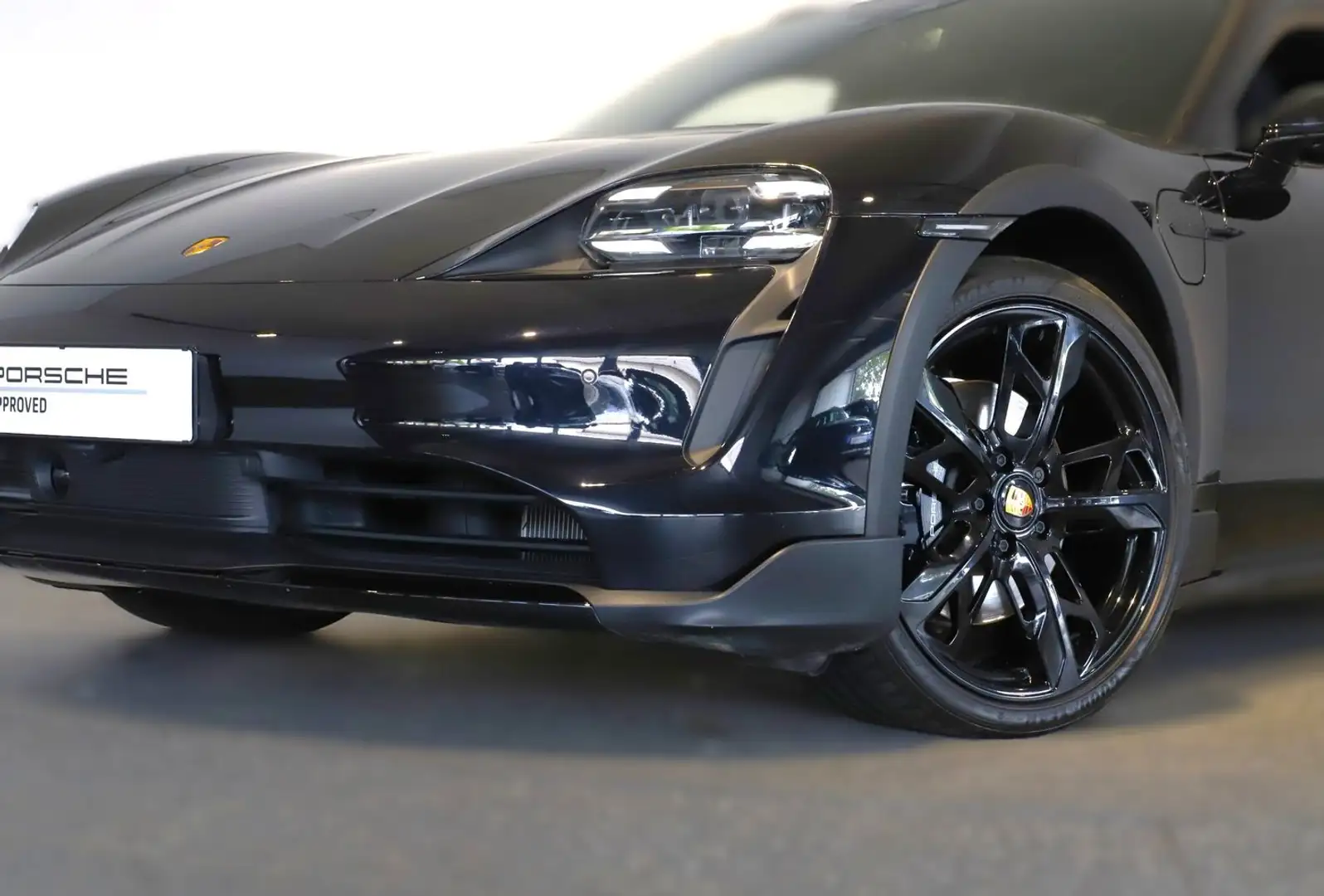 Porsche Taycan 4S Cross Turismo Schwarz - 2