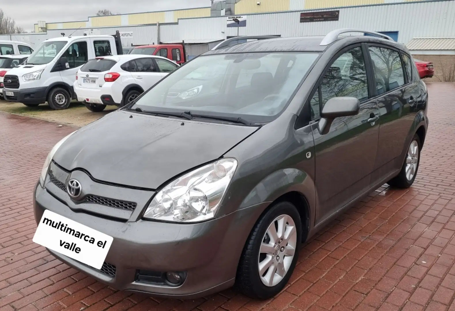 Toyota Corolla Verso 1.8i Sol Aut. Grau - 1