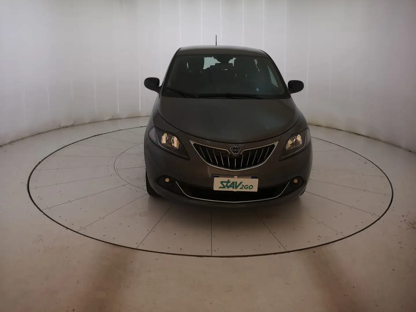 Lancia Ypsilon 1.0 HYB PLAT Grau - 2