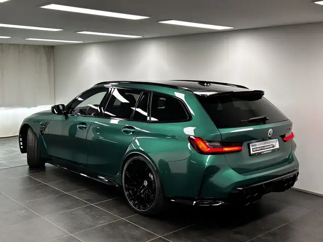 BMW M3 view 3