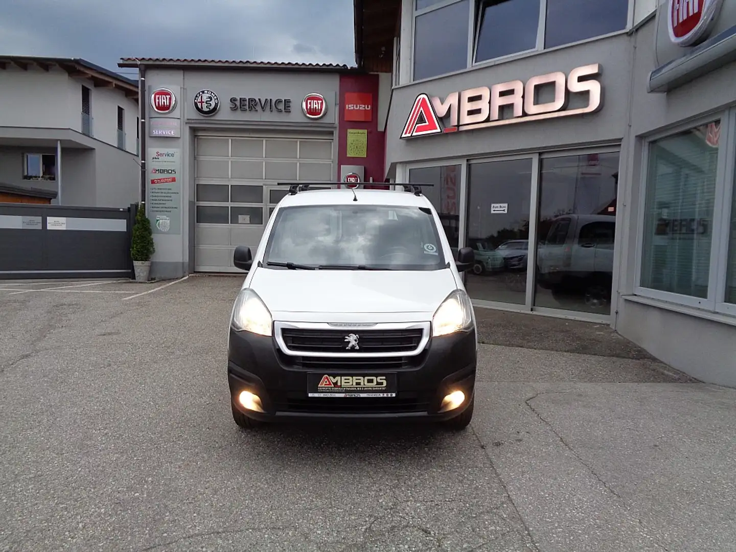 Peugeot Partner Tepee 1,6 BlueHDi 100 S&S Euro 6 4x4 ALLRAD Diesel bijela - 2